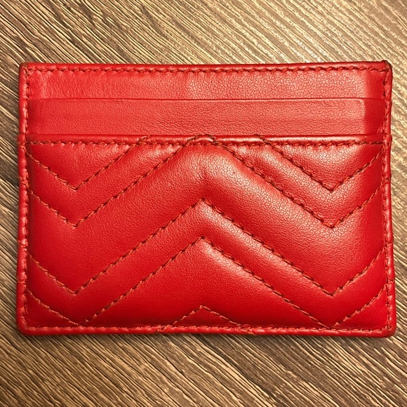 AUTHENTIC Red Gucci GG MARMONT MATELASSÉ CARD CASE - Picture 3 of 5